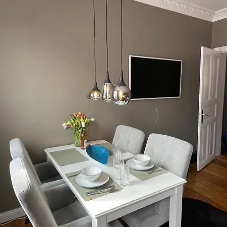 Altbaucharme Deluxe Mit Balkon Апартаменты