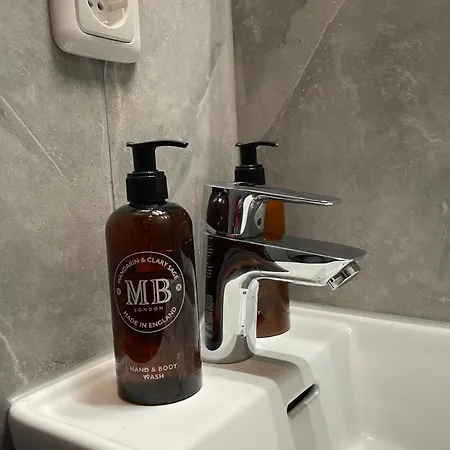 Altbaucharme Deluxe Mit Balkon Апартаменты