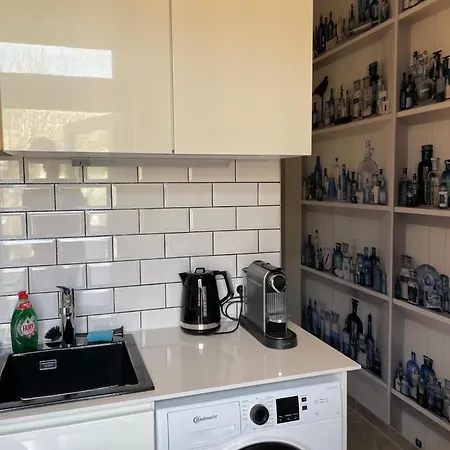 Appartamento Altbaucharme Deluxe Mit Balkon