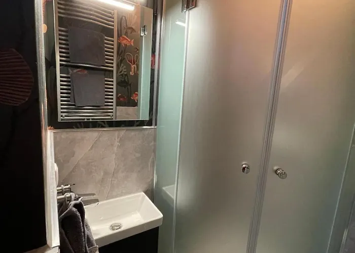 דירה Altbaucharme Deluxe Mit Balkon